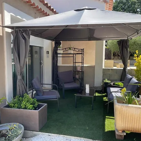Petit Cocon Avec Mezzanine Nyaraló